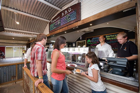 Ayers Rock - Outback Pioneer Lodge - Surfers Gold Coast 5