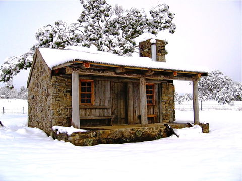 Moonbah Huts - Surfers Gold Coast 11