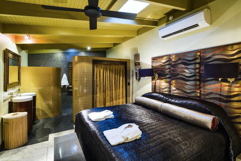 Trinity Beach Palace - Surfers Gold Coast 21