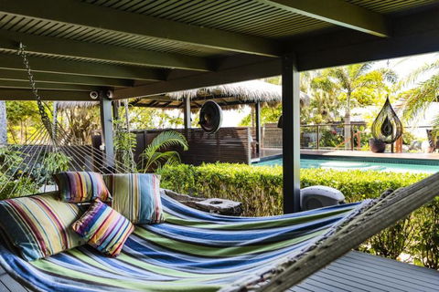 Trinity Beach Palace - Surfers Gold Coast 12