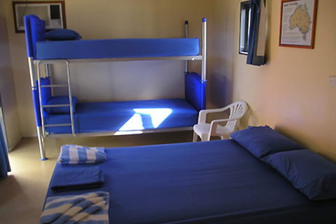 Rockhampton YHA - Surfers Gold Coast 3