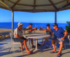 Rollingstone Beach Front Resort - Surfers Gold Coast 2