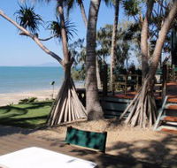 Beachfront Zilzie Holiday Home and Cottage - Surfers Gold Coast