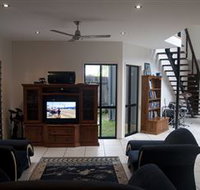Dolphin Beach House - Surfers Gold Coast