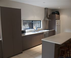 Dolphin Beach House - Surfers Gold Coast 1
