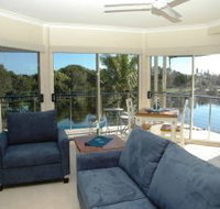 Alexander Lakeside Bed and Breakfast - Surfers Gold Coast