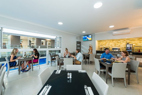 Athena Motel Apartments - Surfers Gold Coast 3