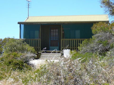 Quandong, Harbor Point Cabins, Venus Bay - Surfers Gold Coast 10