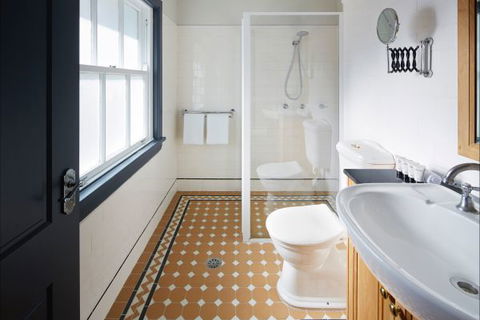 Brassey Hotel - Surfers Gold Coast 4