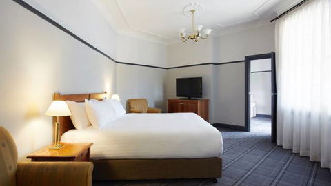 Brassey Hotel - Surfers Gold Coast 0