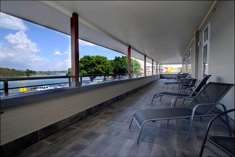 Lakes And Ocean Hotel - Surfers Gold Coast 6