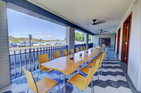 Lakes And Ocean Hotel - Surfers Gold Coast 7
