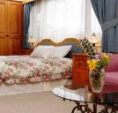 Chalet Swisse Spa Retreat - Surfers Gold Coast