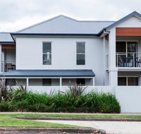 Stay Bathurst - Surfers Gold Coast