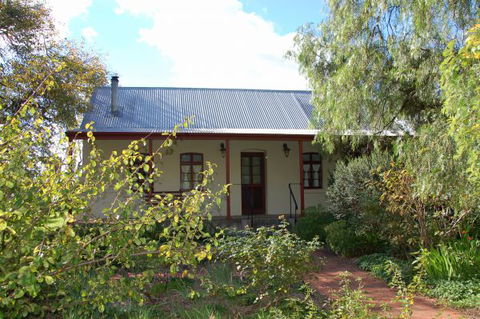 Bethany Reserve Cottage - Surfers Gold Coast 0