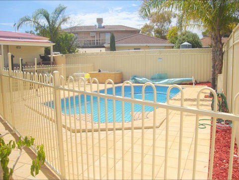 Christies Cottage For Holidays And Relocations. - Surfers Gold Coast 1