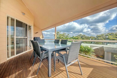 Moy At Nelson Bay - Surfers Gold Coast 0
