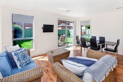 Phoenix House - Ballarat Townhouses - Surfers Gold Coast 3