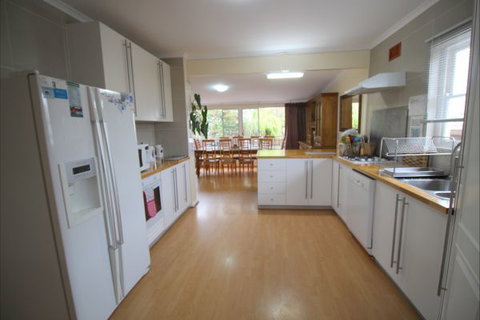 Christies Cottage For Holidays And Relocations. - Surfers Gold Coast 13