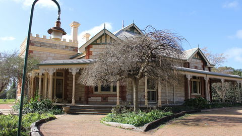 Cockburn House - Surfers Gold Coast 0