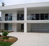 The White House - Shellharbour Village - Surfers Gold Coast