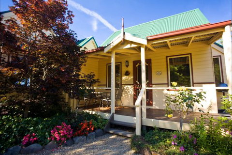 Autumn Abode Cottages - Surfers Gold Coast 1