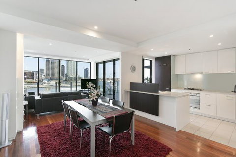 Docklands Private Collection Of Apartments Melbourne - Surfers Gold Coast 7