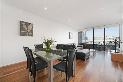 Docklands Private Collection Of Apartments Melbourne - Surfers Gold Coast 8