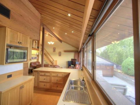 Edelweiss Hutte - Surfers Gold Coast 1