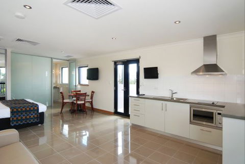Tanunda Hotel And Apartments - Surfers Gold Coast 6