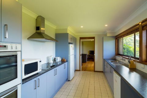 The Jungle Lodge, Blue Mountains Botanic Gardens - Surfers Gold Coast 1