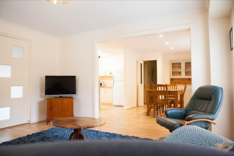 Unit 2 - Surfers Gold Coast 1