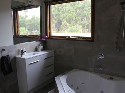 Eagle's Roost Farmstay B&B - Surfers Gold Coast 2