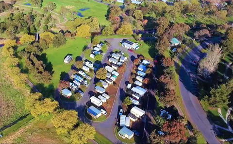 Lake Colac Caravan Park - Surfers Gold Coast 1