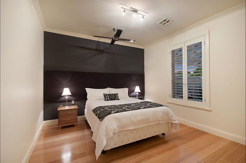 Mount Gambier Accommodation - Surfers Gold Coast 6