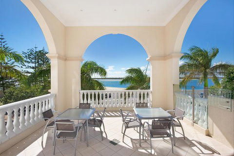 The Grand Apartments - Surfers Gold Coast 3