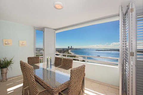 The Grand Apartments - Surfers Gold Coast 6