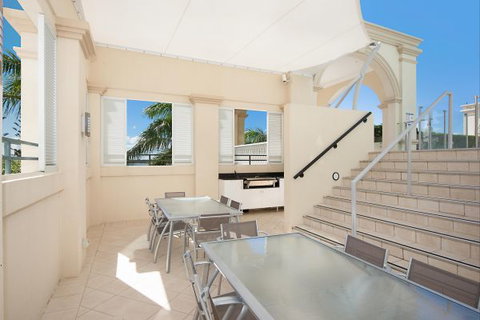 The Grand Apartments - Surfers Gold Coast 7
