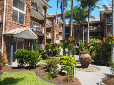 Oceanside Cove Holiday Apartments - Surfers Gold Coast 3