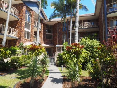 Oceanside Cove Holiday Apartments - Surfers Gold Coast 7