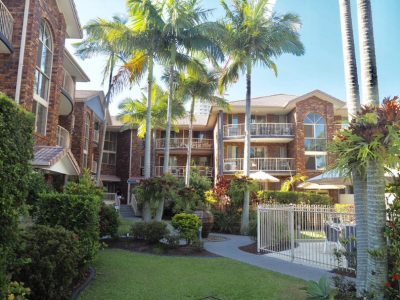 Oceanside Cove Holiday Apartments - Surfers Gold Coast 9