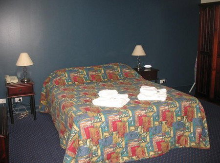 Atherton Hotel - Surfers Gold Coast 2