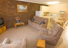 Carn Court Holiday Apartments - Surfers Gold Coast 1