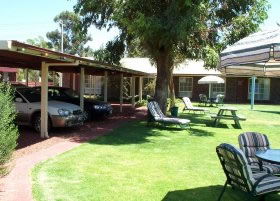 Carn Court Holiday Apartments - Surfers Gold Coast 4