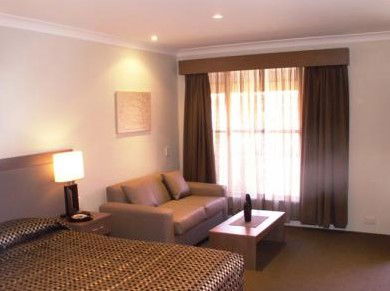 Parkes Int Motor Inn - Surfers Gold Coast 4