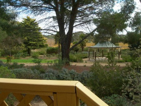 Lyndoch Hill Retreat - Surfers Gold Coast 3