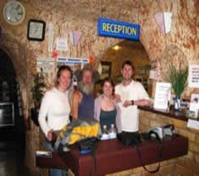 Radeka Downunder Underground Motel And Backpackers Inn - Surfers Gold Coast 1