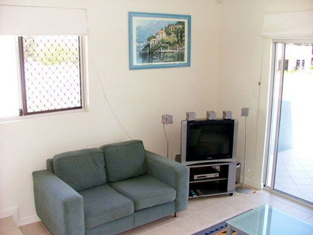 Tasman Beachside Apartments - Surfers Gold Coast 3