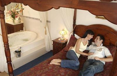 Wine & Roses Bed & Breakfast - Surfers Gold Coast 5