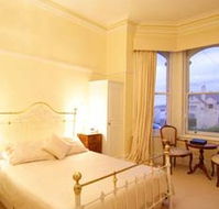 Amberley House - Surfers Gold Coast